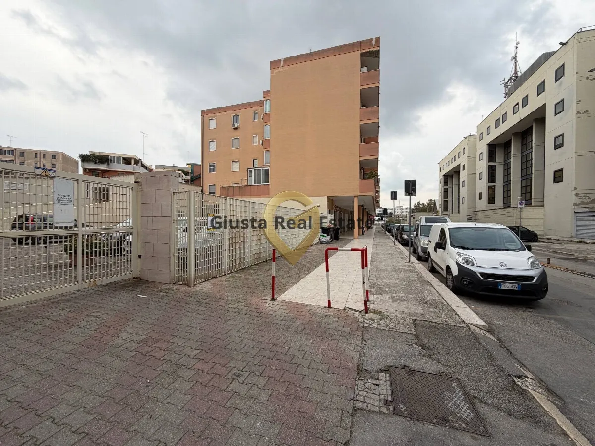 Appartamento in vendita a Brindisi, Zona Centro - foto 1