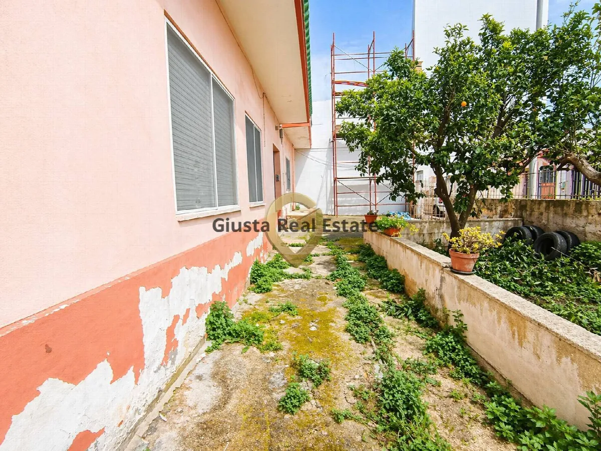 Appartamento in vendita a Brindisi, Zona Sant'Angelo - foto 2