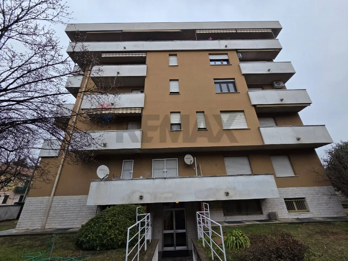 Appartamento in vendita a Gallarate, Sciarè - foto 1