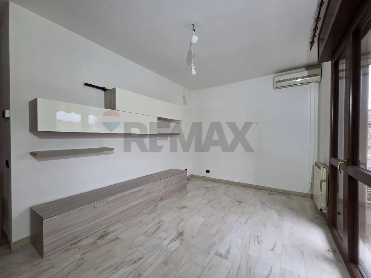 Appartamento in vendita a Gallarate, Sciarè - foto 2