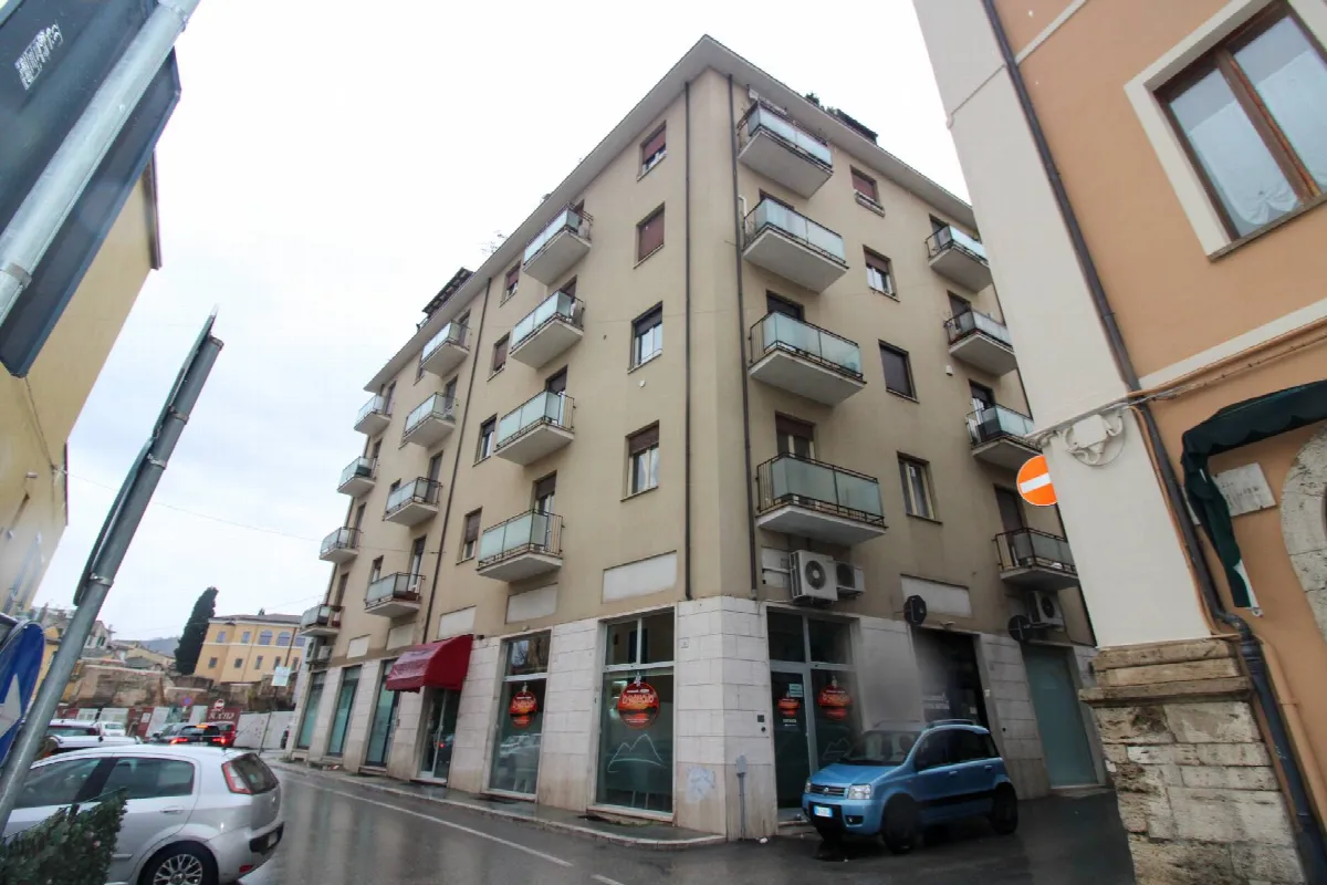 Appartamento in vendita a Teramo, Centro - foto 1