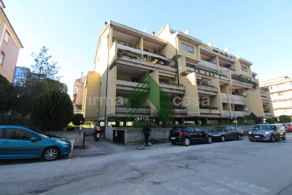Appartamento in vendita a Teramo, Semicentro - foto 1