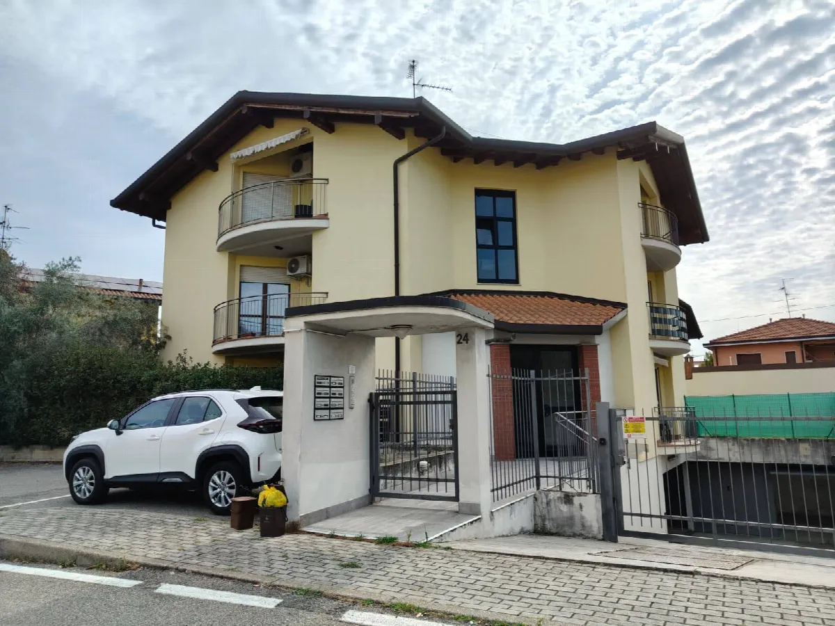 Appartamento in vendita a Cardano al Campo - foto 1