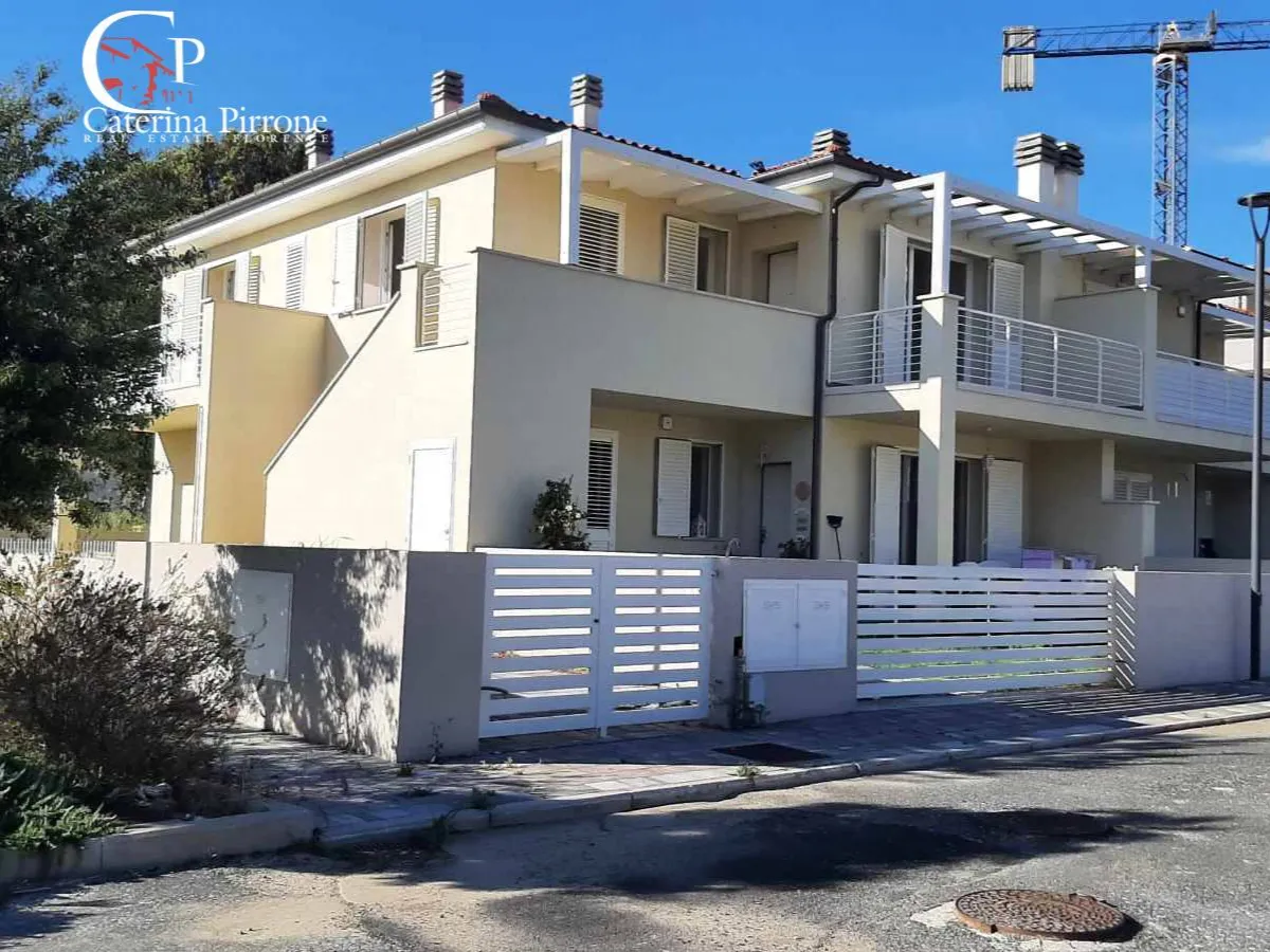 Appartamento indipendente in vendita a Cecina, Cecina Mare - foto 1