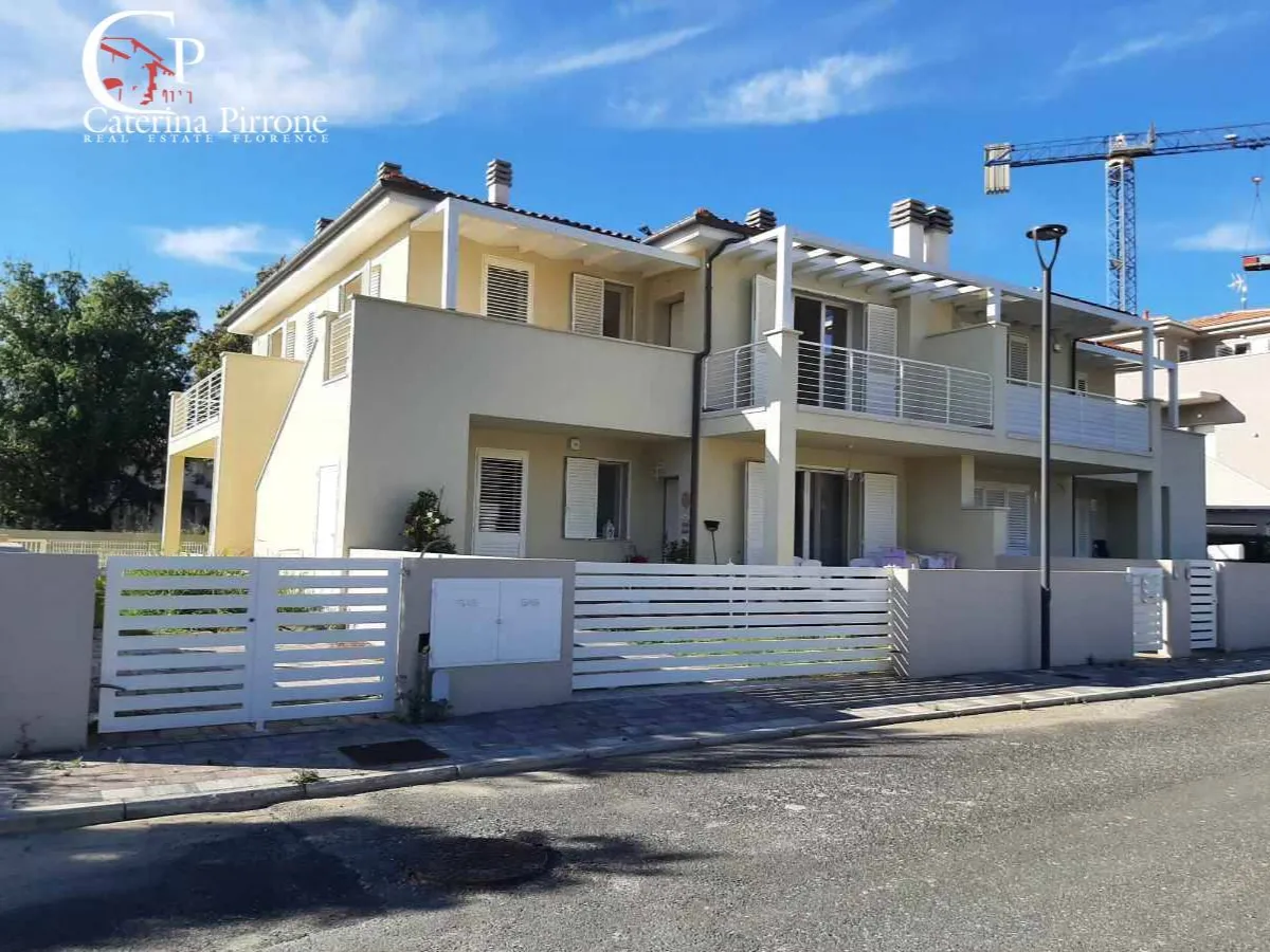 Appartamento indipendente in vendita a Cecina, Cecina Mare - foto 2