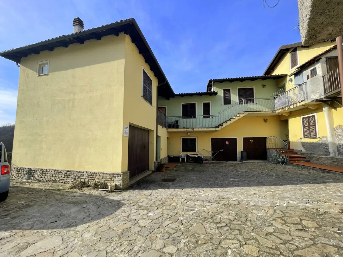 Appartamento in vendita a Cairo Montenotte, Rocchetta - foto 1