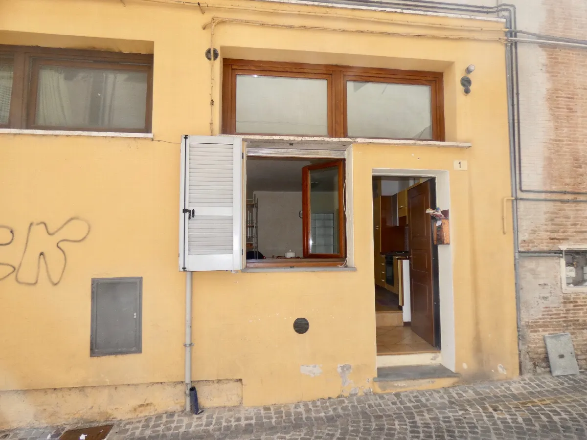 Appartamento in vendita a Fabriano, CENTRO STORICO - foto 2