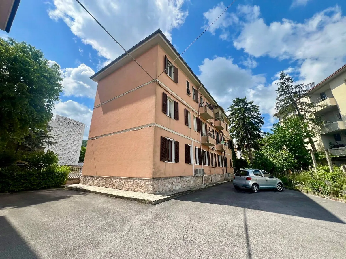 Appartamento in vendita a Fabriano, SEMI PERIFERIA - foto 2