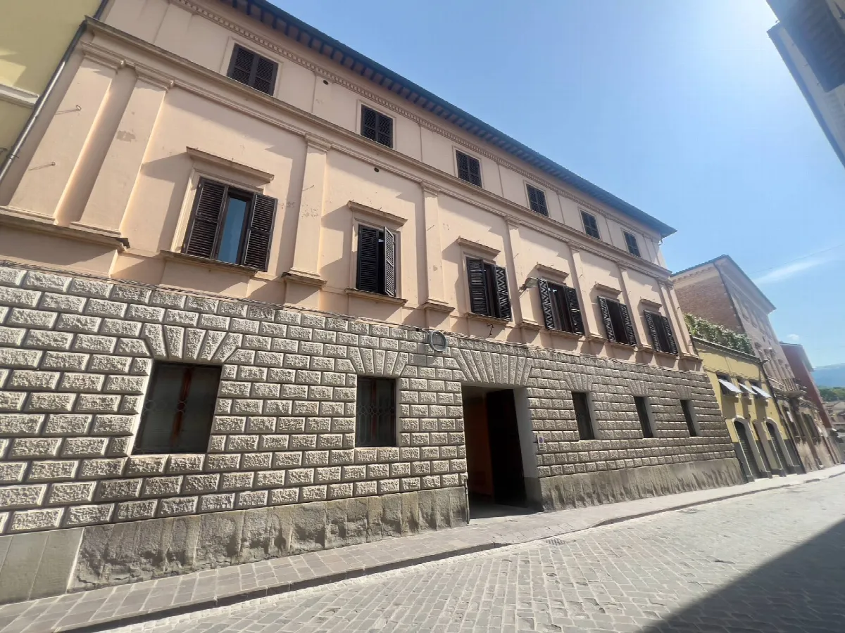 Appartamento in vendita a Fabriano, CENTRO STORICO - foto 2