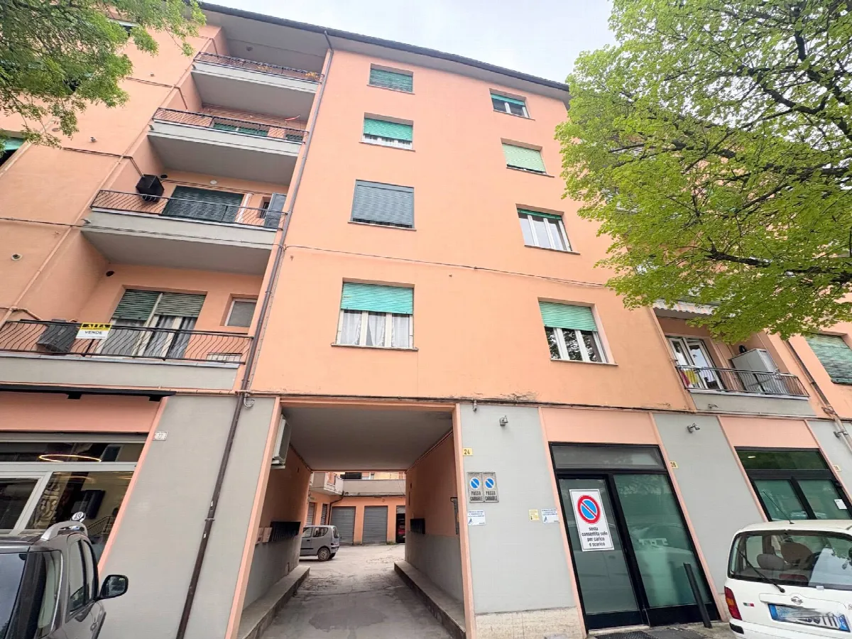 Appartamento in vendita a Fabriano, SEMI PERIFERIA - foto 2