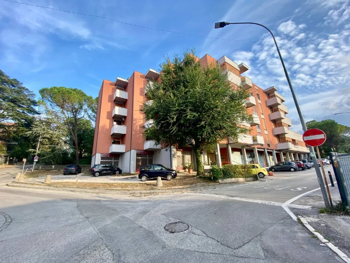 Appartamento in vendita a Fabriano, SEMI PERIFERIA - foto 1