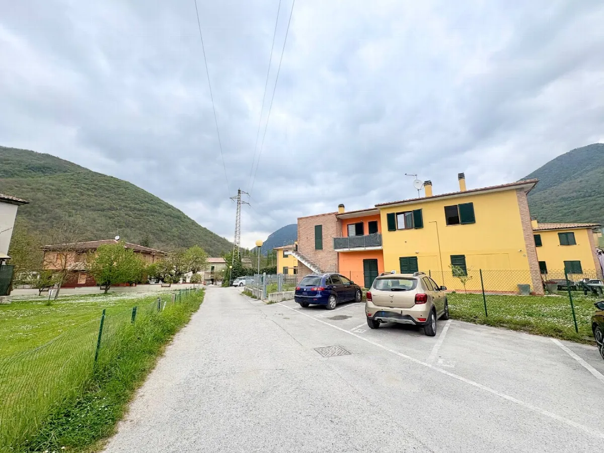 Appartamento in vendita a Fabriano, FRAZIONI - foto 2