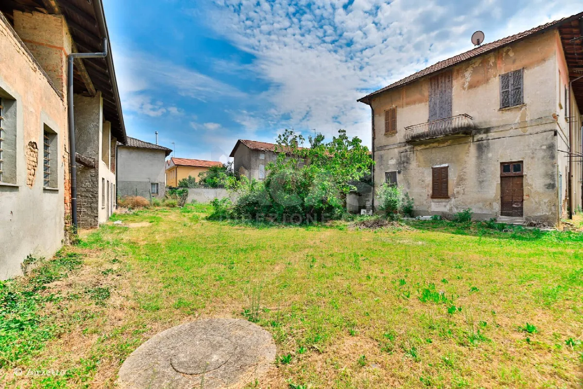 Rustico casale in vendita a Bernareggio - foto 1