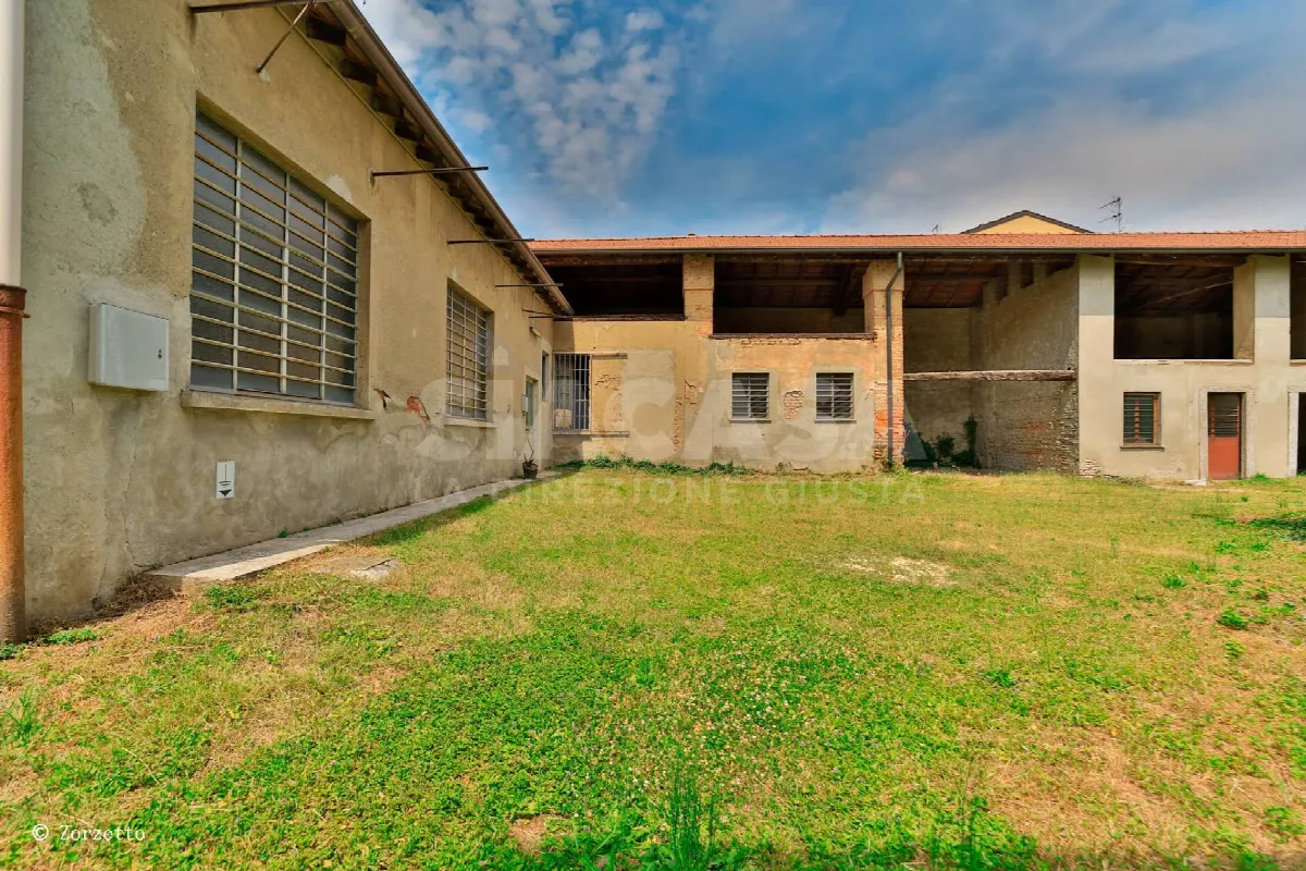 Rustico casale in vendita a Bernareggio - foto 2