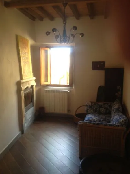 Appartamento indipendente in vendita a Chitignano - foto 2