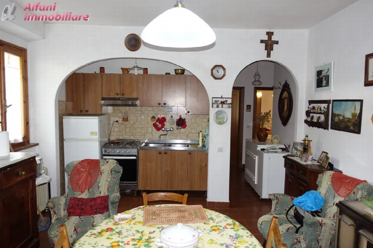 Appartamento indipendente in vendita a Castel San Niccolò - foto 2