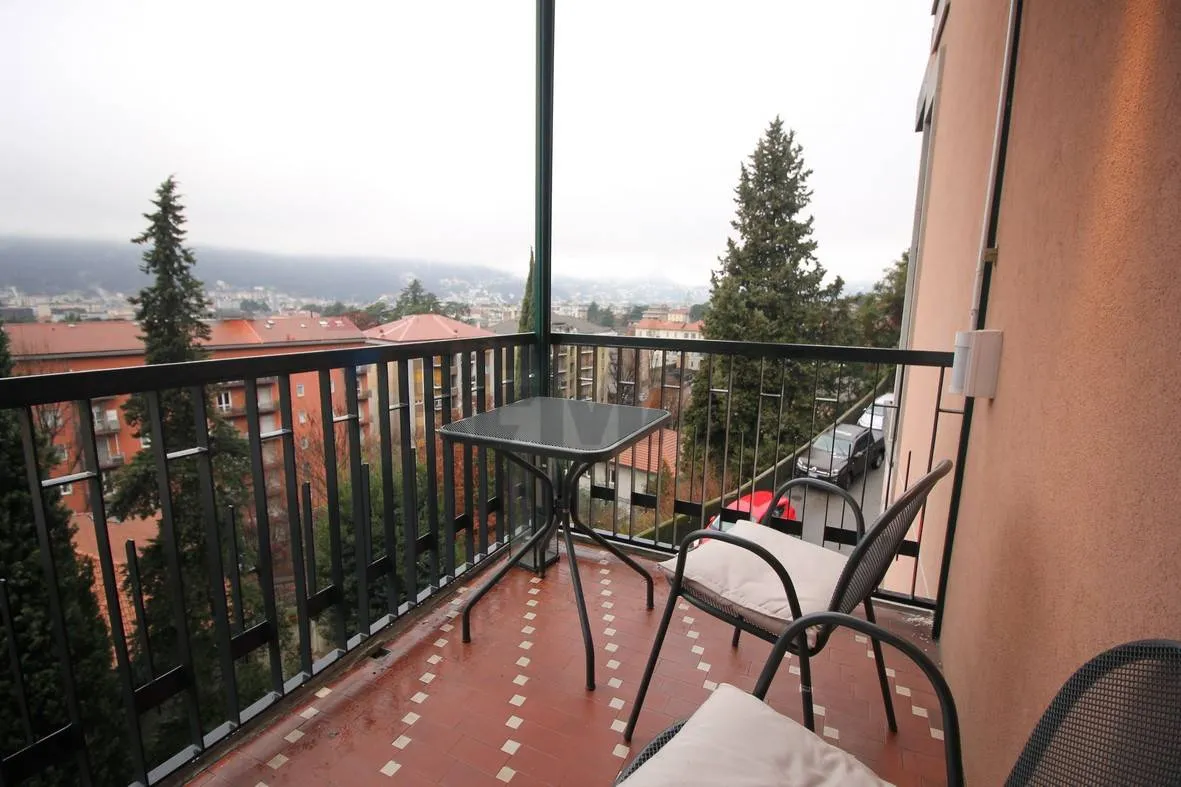 Appartamento in vendita a Como, Centro - foto 1
