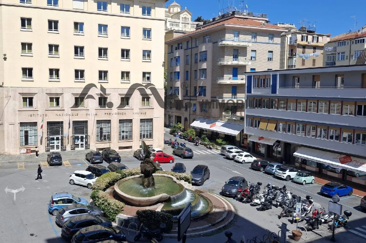 Appartamento in vendita a Savona, Centro - foto 1
