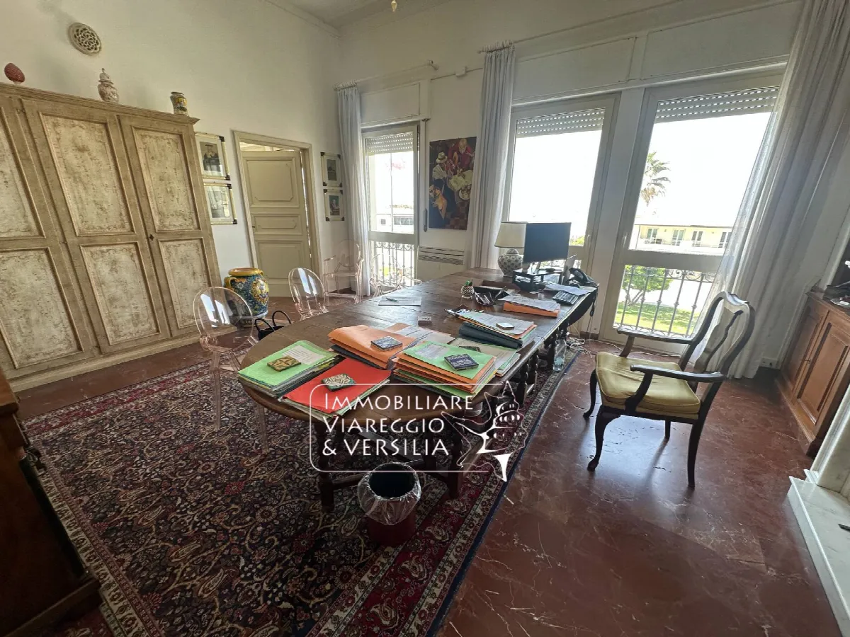 Appartamento in vendita a Viareggio, Centro Mare - foto 1