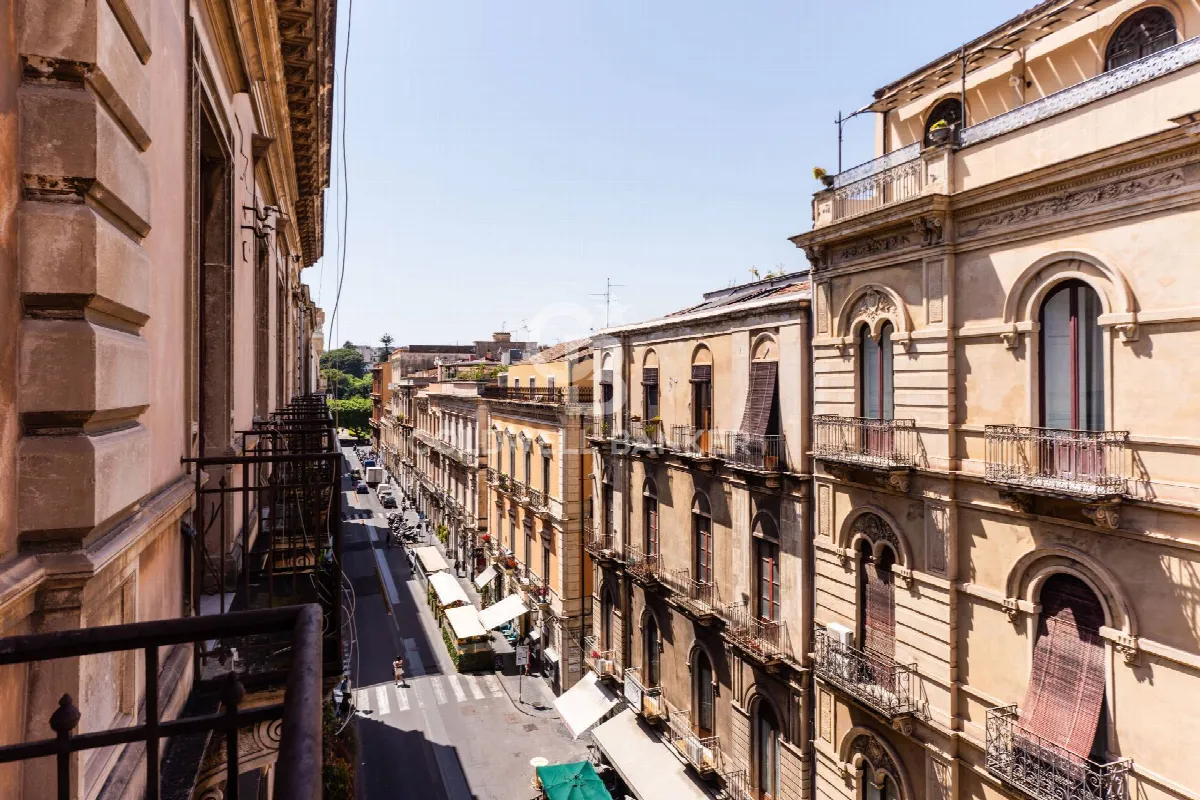 Appartamento in vendita a Catania, Centro Storico,Umberto,Etnea,Dante,Stesico - foto 1