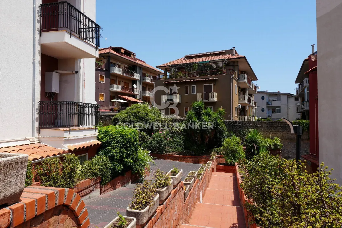 Appartamento in vendita a Aci Castello - foto 1