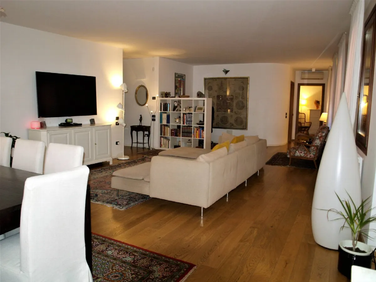 4 Camere o più in vendita a Treviso - foto 2