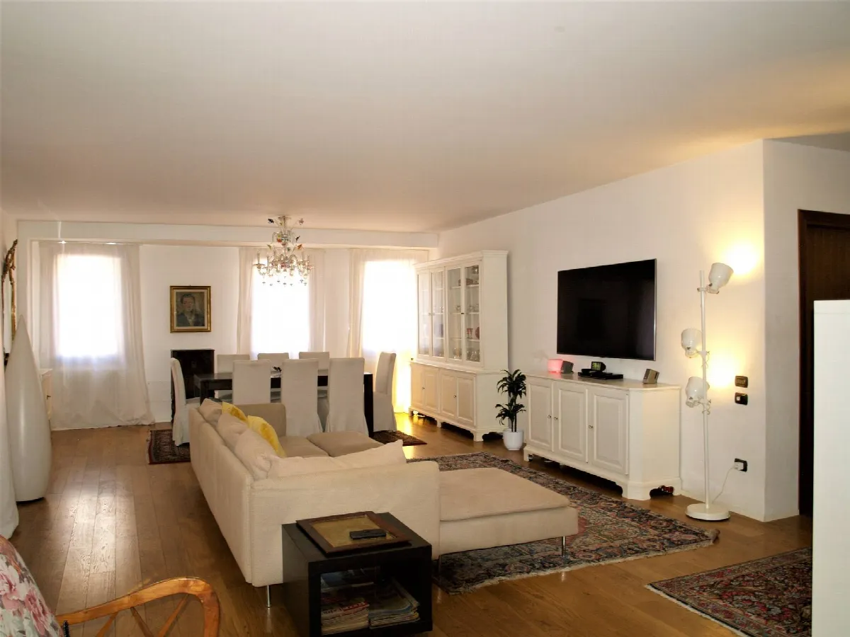 4 Camere o più in vendita a Treviso - foto 5