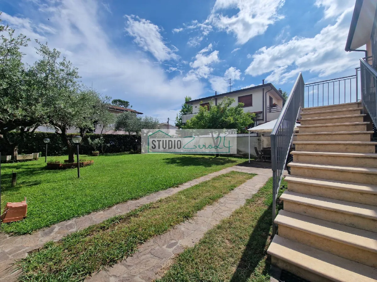 Appartamento in vendita a Camaiore, Lido di Camaiore - foto 2