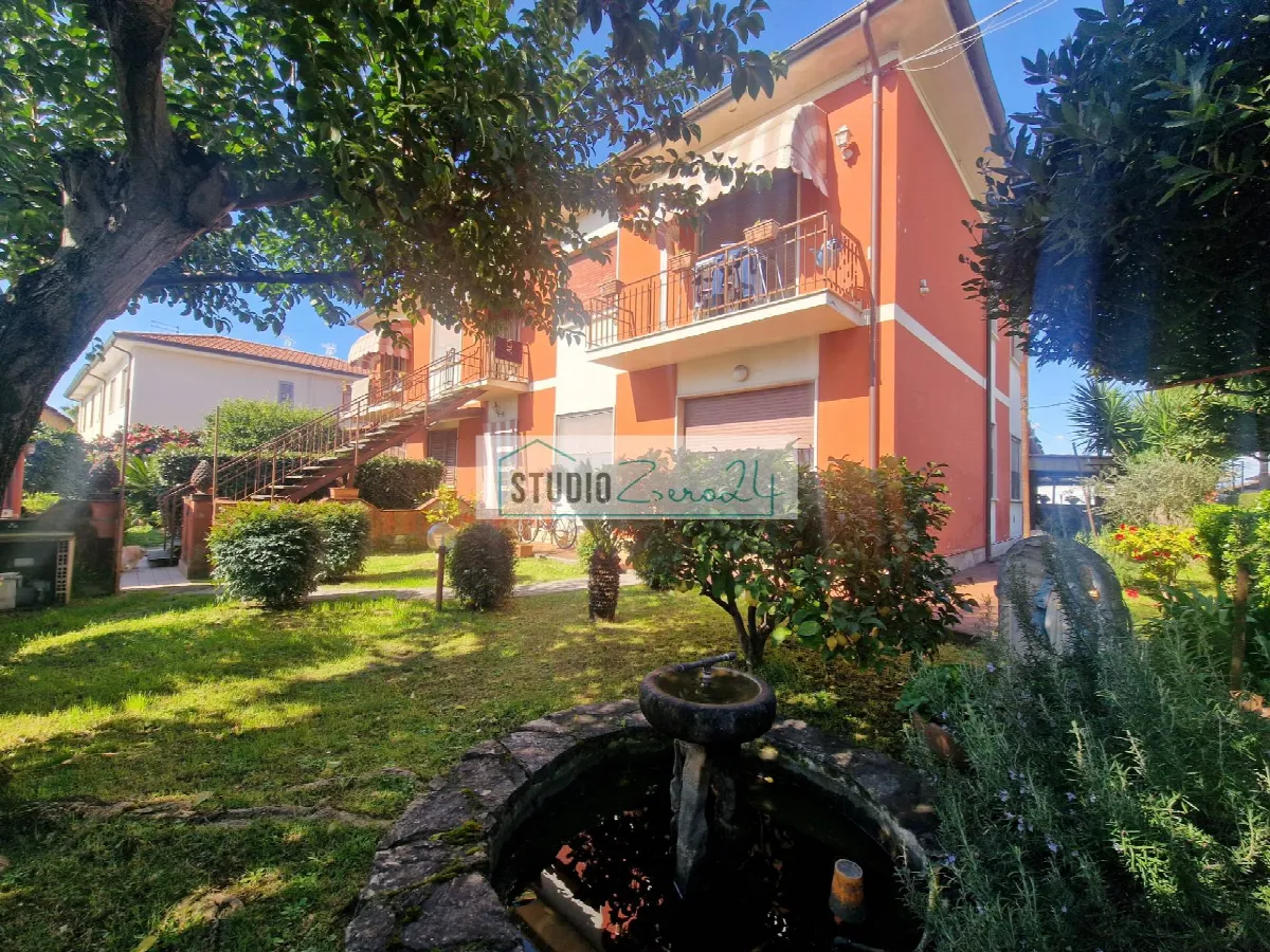 Appartamento in vendita a Camaiore, Lido di Camaiore - foto 1
