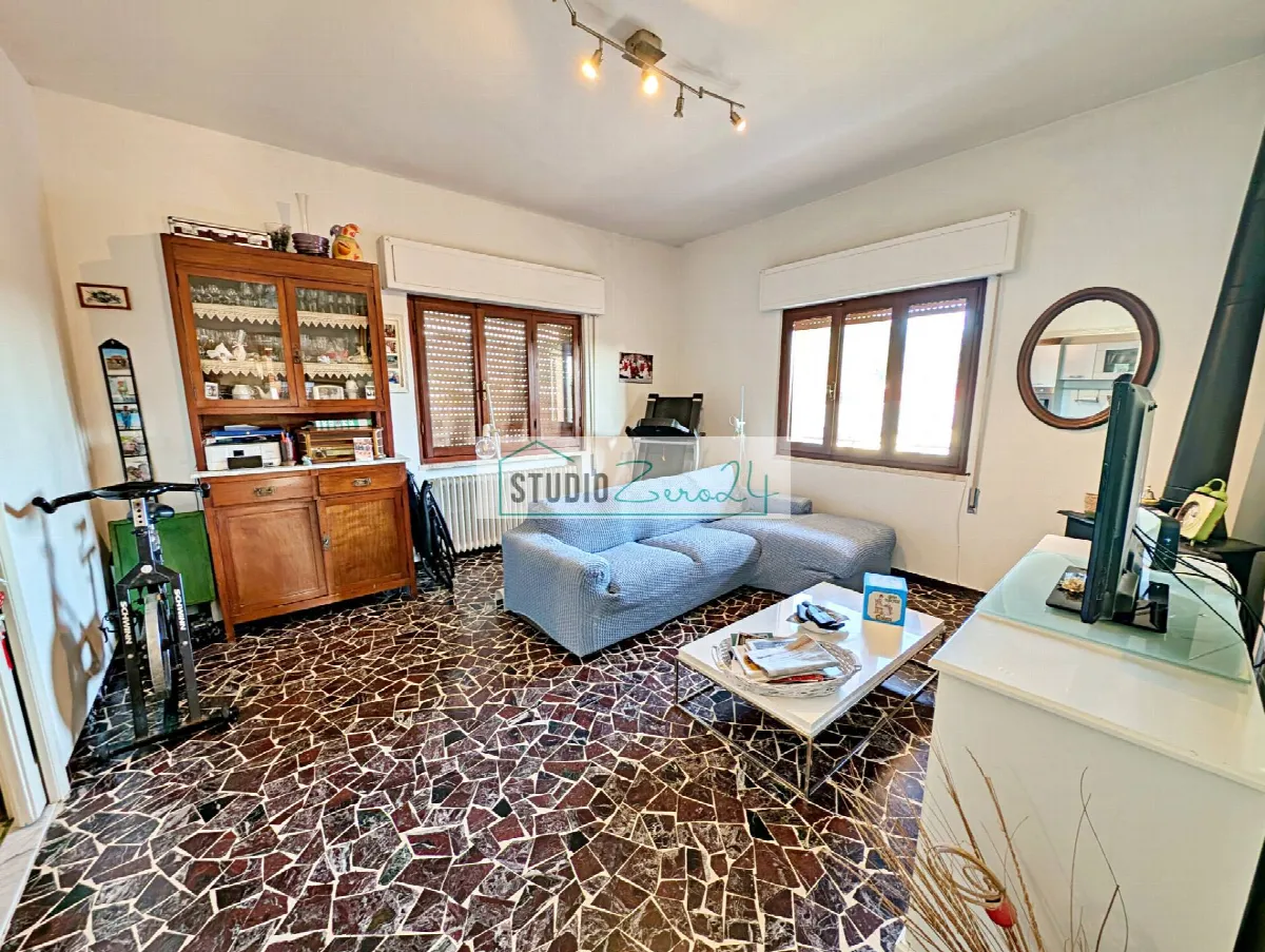 Appartamento in vendita a Pietrasanta, Centro Storico - foto 2