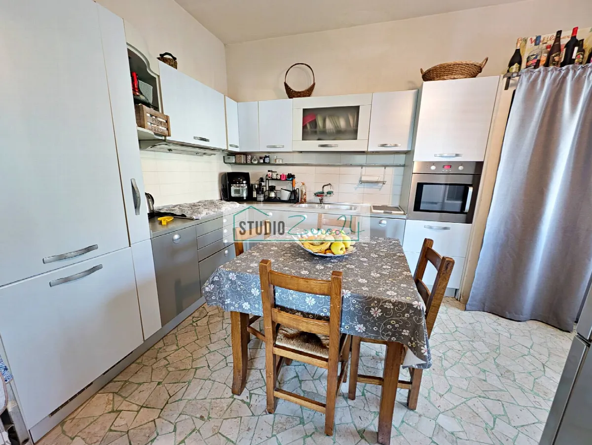 Appartamento in vendita a Pietrasanta, Centro Storico - foto 4