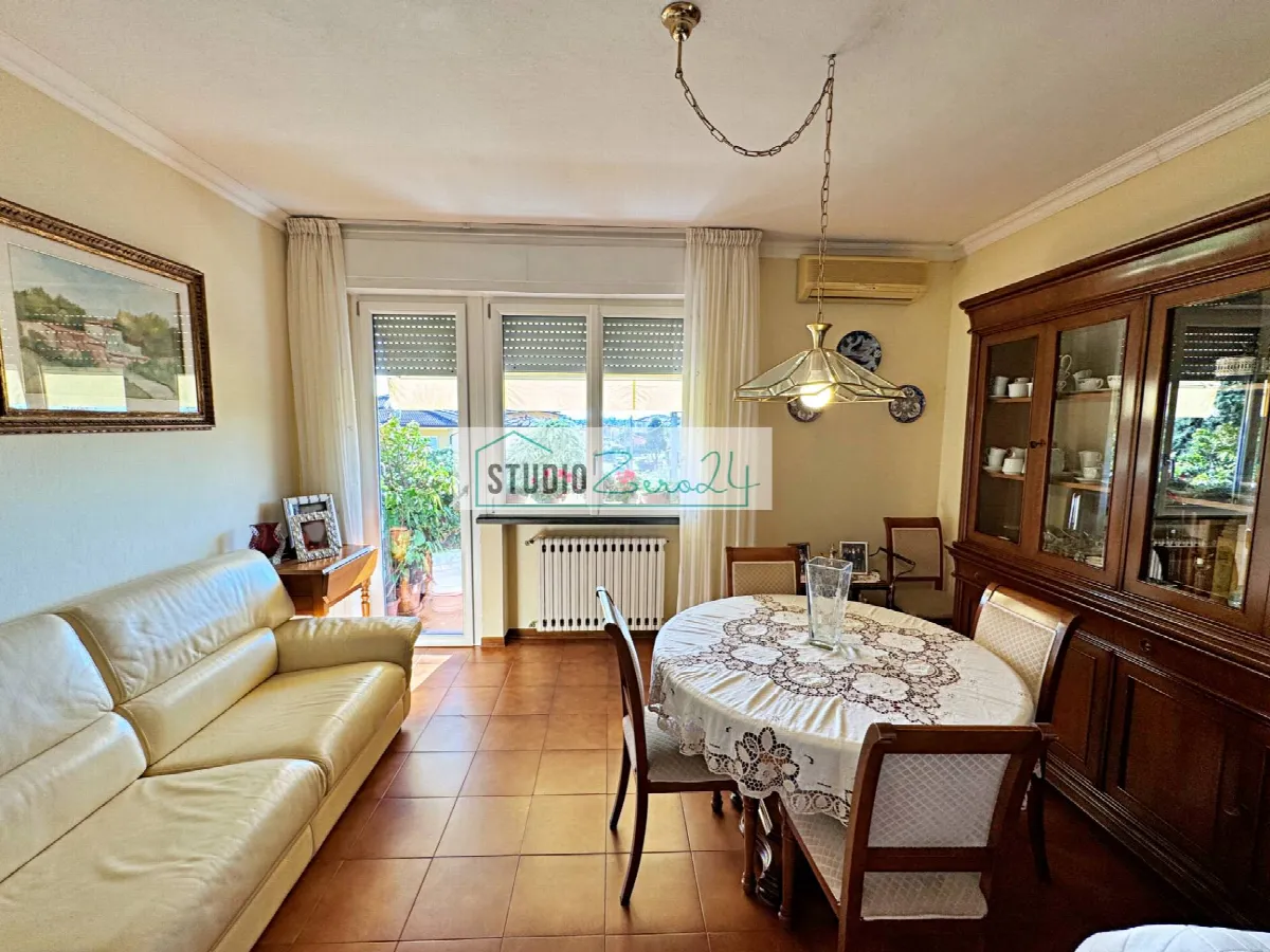 Appartamento in vendita a Pietrasanta, Centro Storico - foto 2