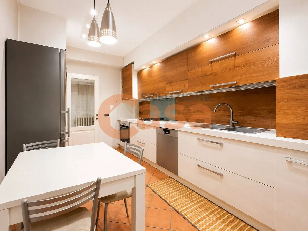 Appartamento in vendita a Piacenza, Viale Dante - foto 1