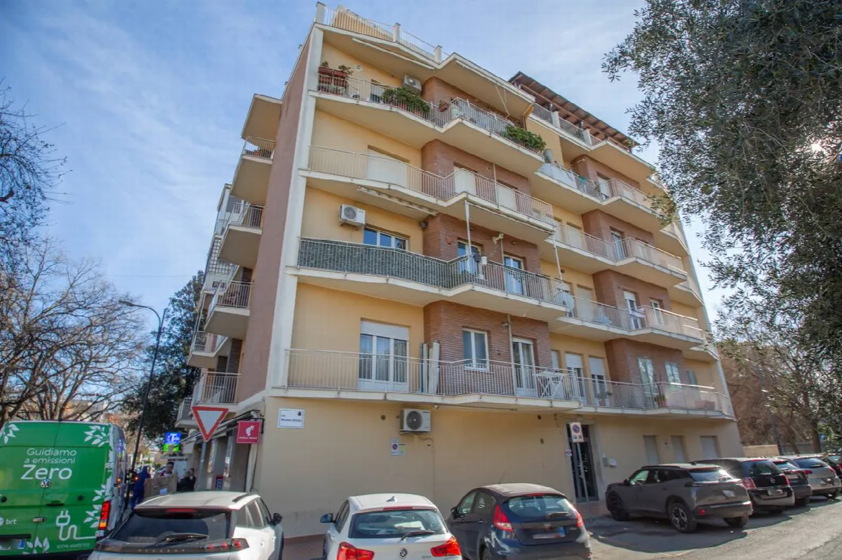 Appartamento in vendita a Pescara, Zona Ospedale - foto 2