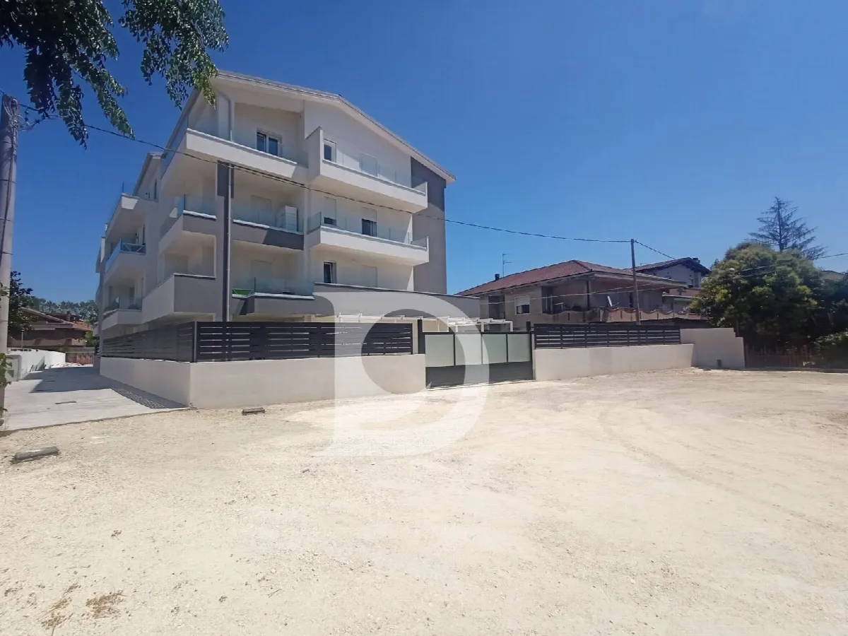 Appartamento in vendita a Città Sant'Angelo, Marina - foto 1