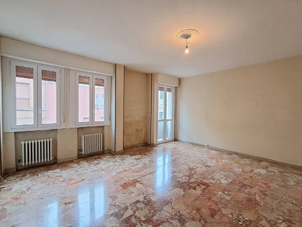 Appartamento in vendita a Ferrara, Centro storico - foto 1