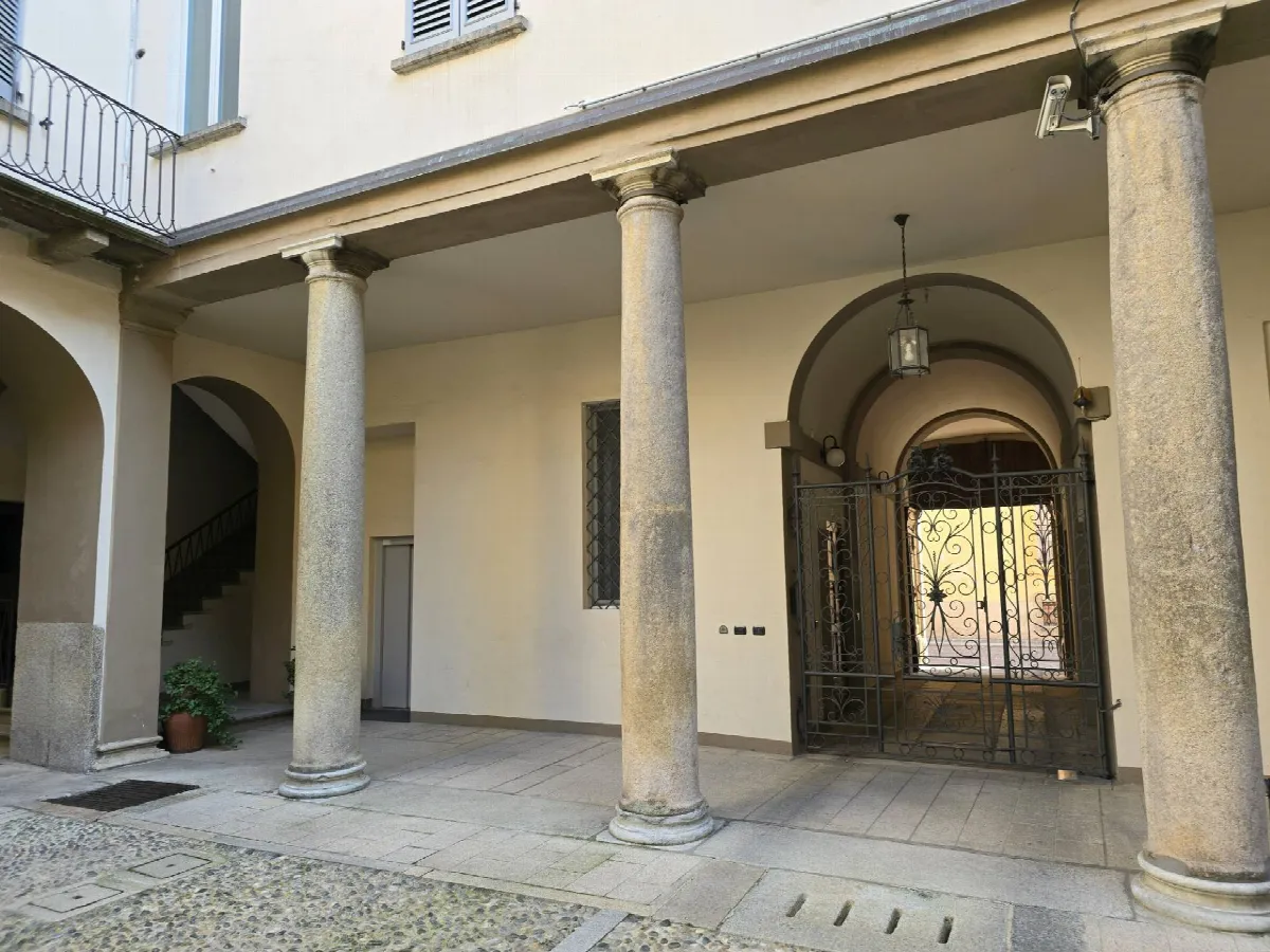 Appartamento in vendita a Pavia, Centro Storico - foto 1