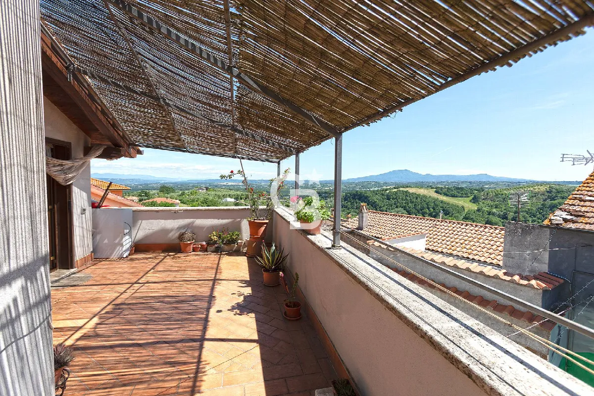 Appartamento indipendente in vendita a Viterbo, Roccalvecce - foto 1