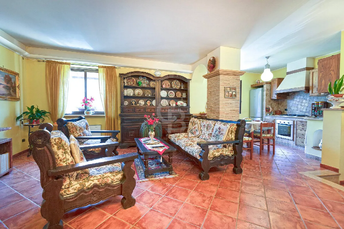 Appartamento indipendente in vendita a Viterbo, Roccalvecce - foto 2