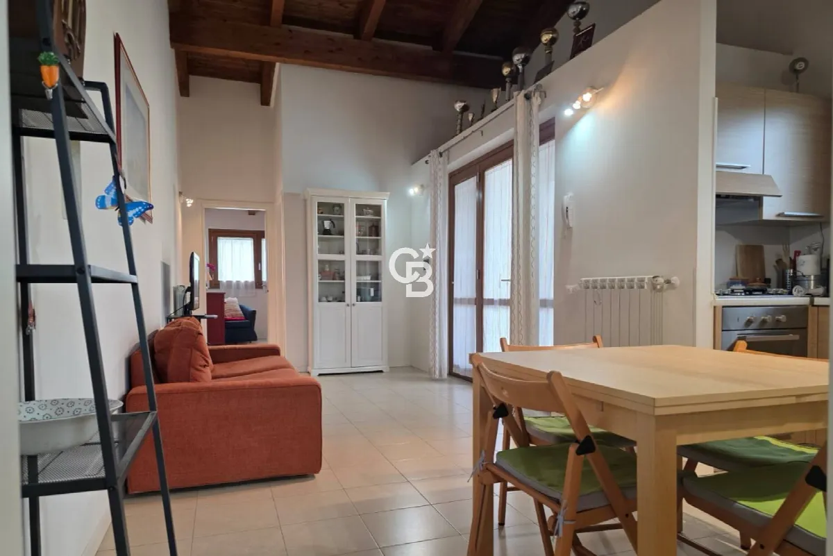 Appartamento indipendente in vendita a Carbognano, centrale - foto 1