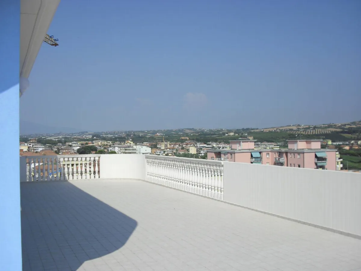 Appartamento in vendita a Alba Adriatica, Zona Mare - foto 4
