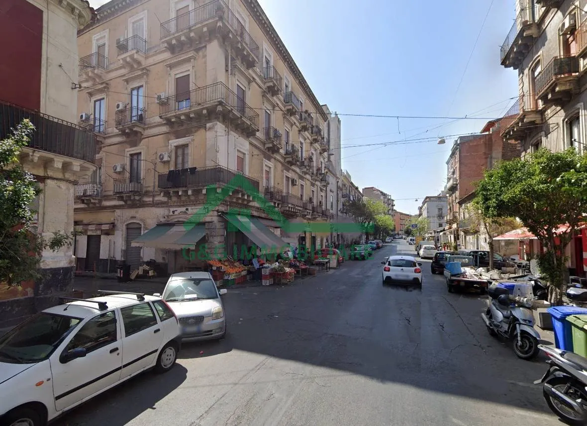 Appartamento Quadrilocale in vendita a Catania, Zona semicentro - foto 1