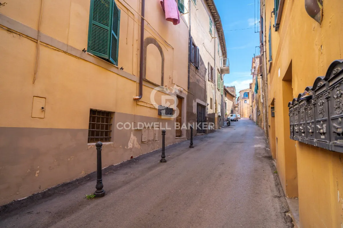 Appartamento in vendita a Tarquinia, Centro Storico - foto 1