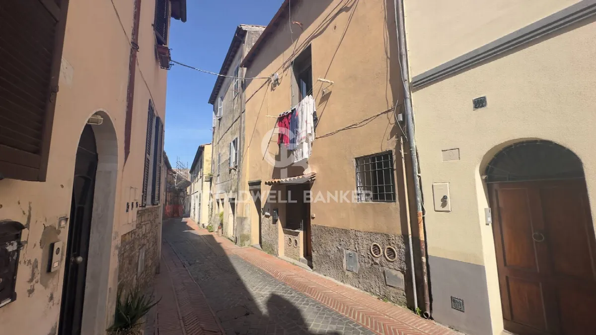 Appartamento indipendente in vendita a Tarquinia, Centro Storico - foto 1