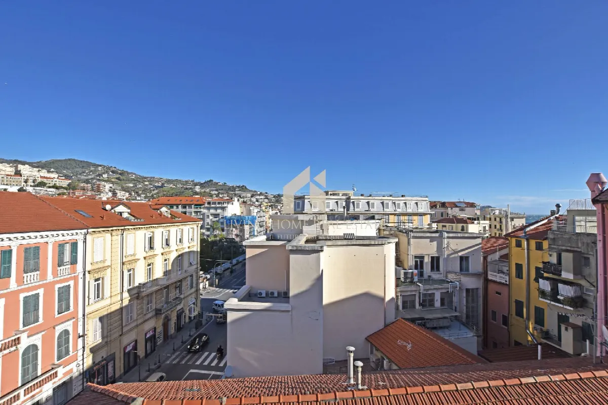 Mansarda in vendita a Sanremo, Centro - Marina - foto 1
