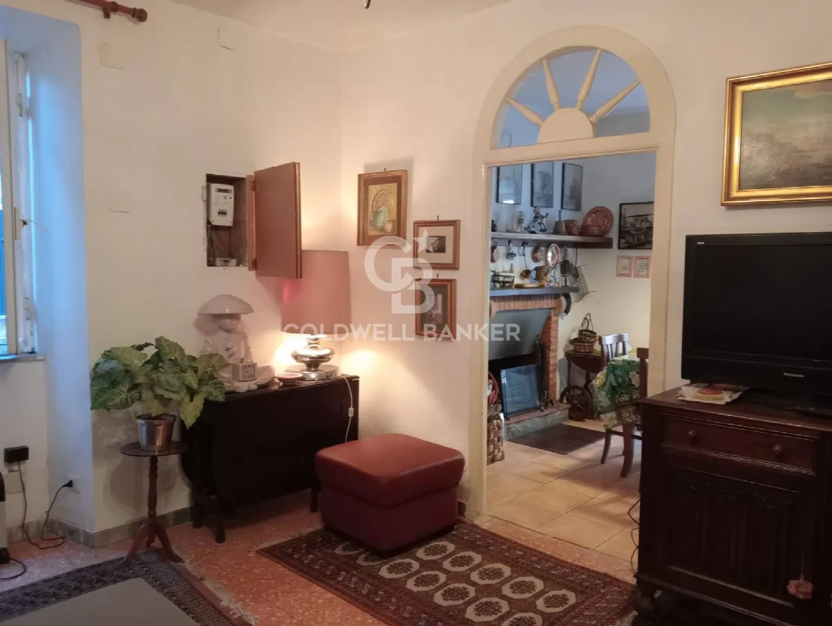 Appartamento in vendita a Sutri, centro storico - foto 3