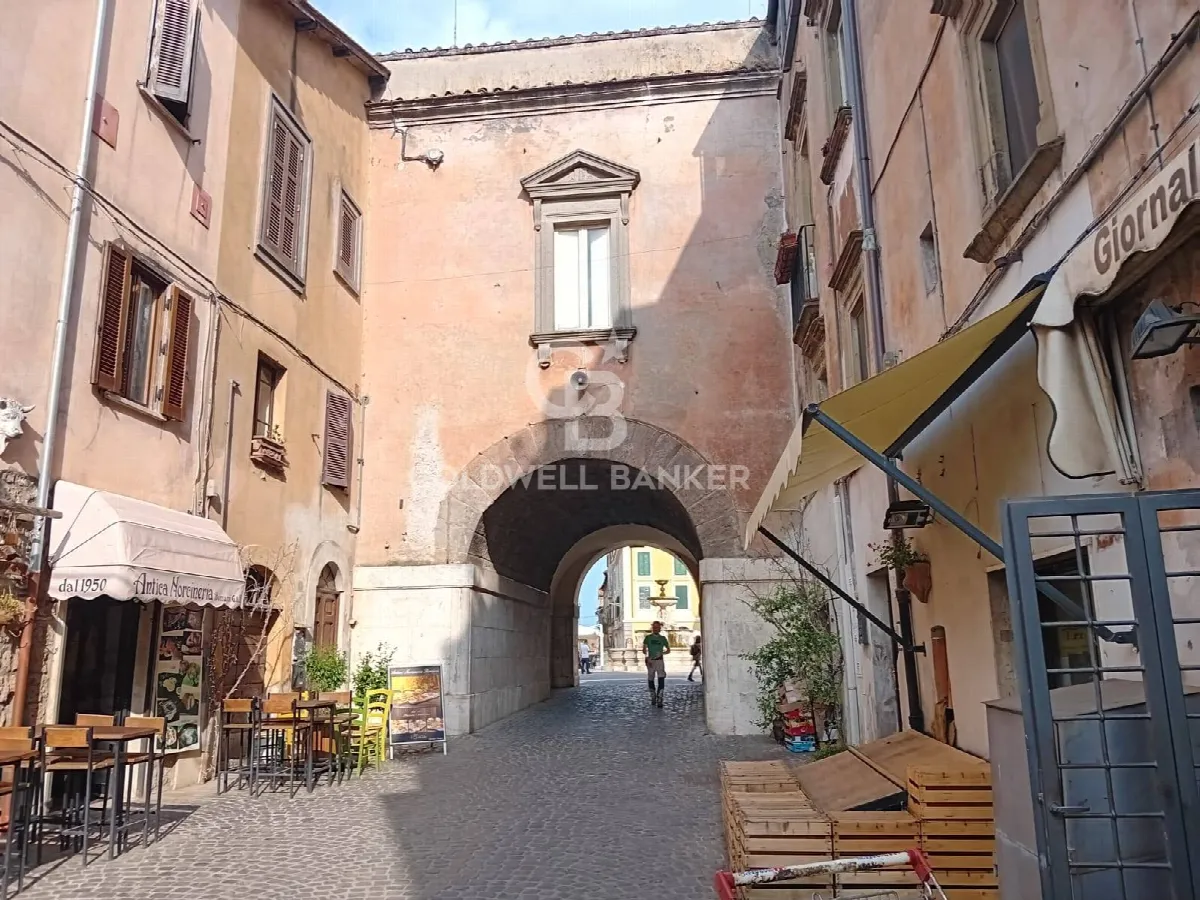Appartamento in vendita a Sutri, centro storico - foto 7