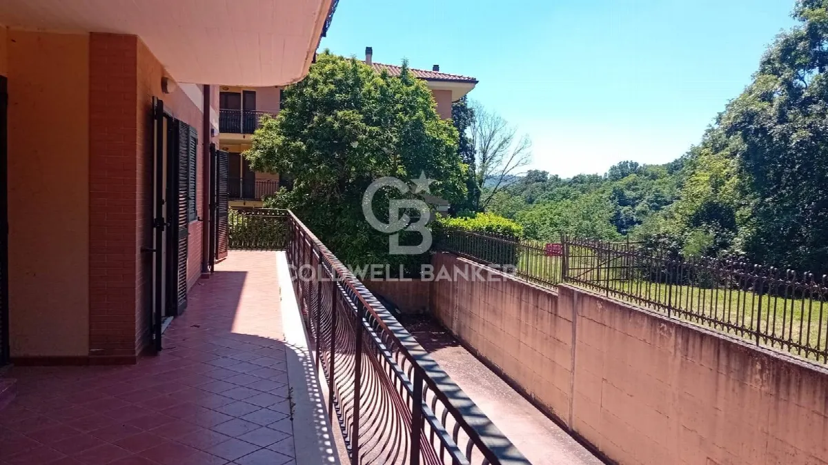 Appartamento in vendita a Sutri, centro - foto 4
