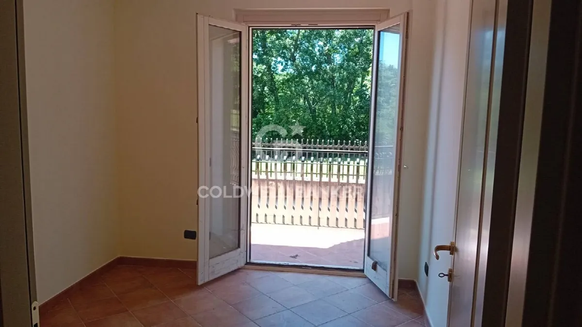 Appartamento in vendita a Sutri, centro - foto 8