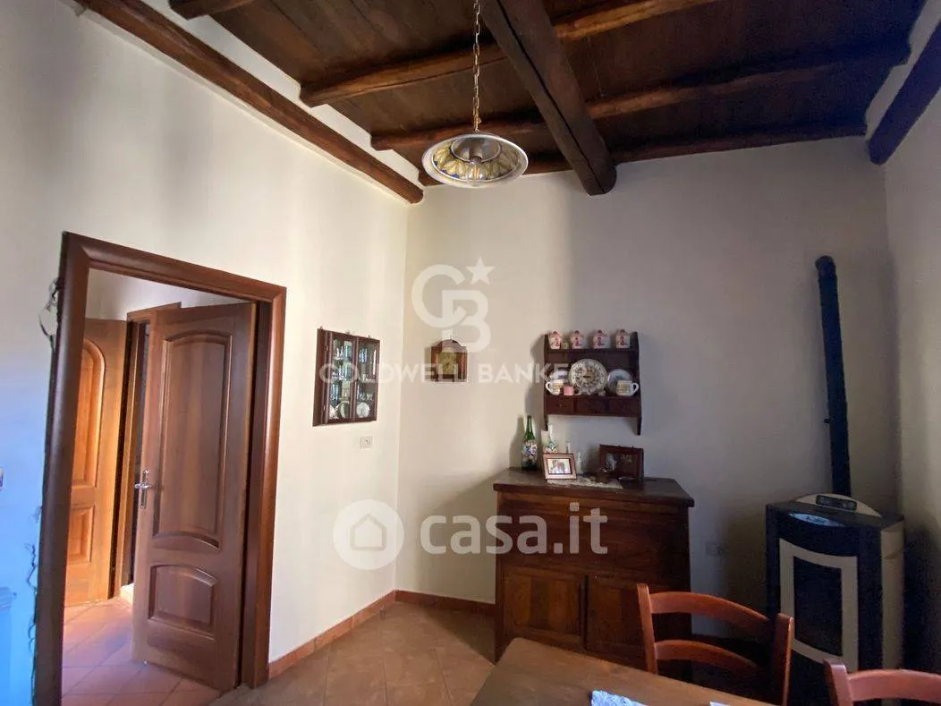 Appartamento indipendente in vendita a Sutri, centro storico - foto 3